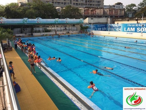 Bể bơi Lam Sơn thường xuyên thay nước vào thứ 2